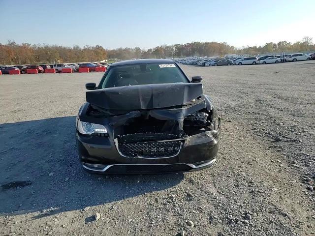 2016 Chrysler 300 Limited VIN: 2C3CCAAG2GH142088 Lot: 77136724