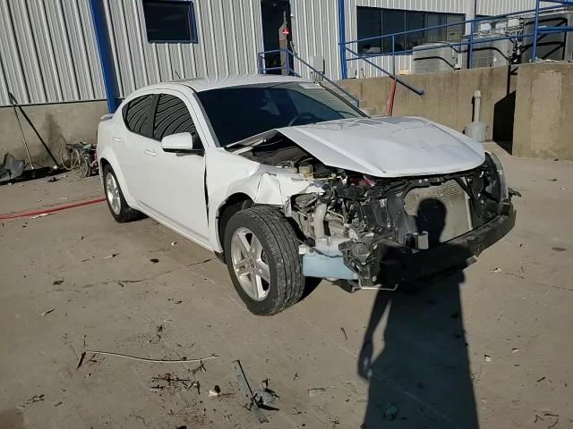 2012 Dodge Avenger - Image 13