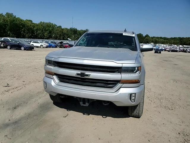 2018 Chevrolet Silverado - Image 11
