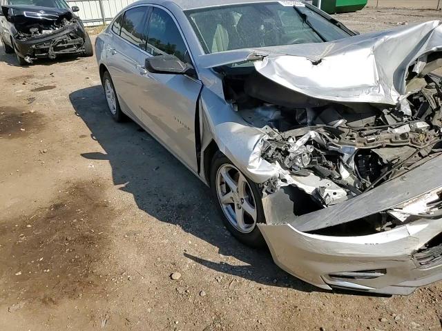 2017 Chevrolet Malibu - Image 10