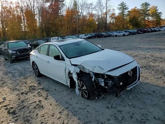2021 Nissan Altima - Image 10