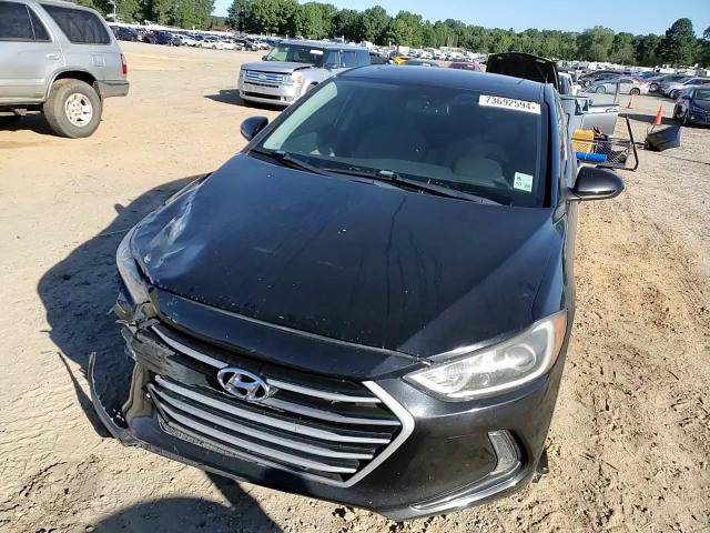 2018 Hyundai Elantra - Image 10