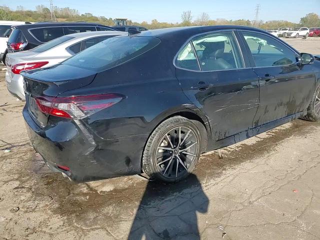 2022 Toyota Camry - Image 13