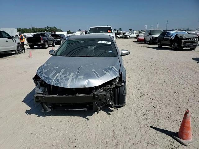2015 Toyota Camry - Image 11