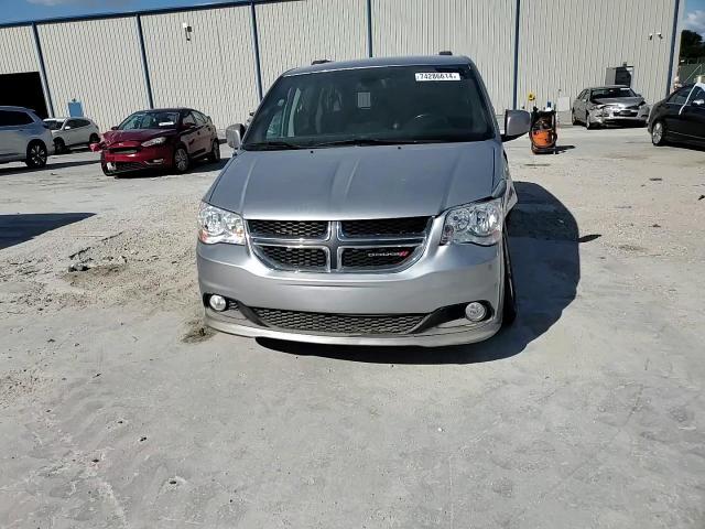 2020 Dodge Caravan - Image 11