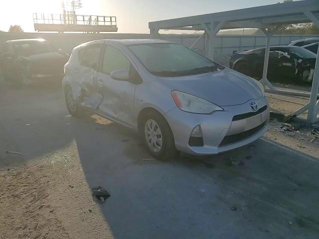 2012 Toyota Prius - Image 11