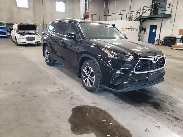 2022 Toyota Highlander Xle VIN: 5TDGZRBHXNS566375 Lot: 75015504