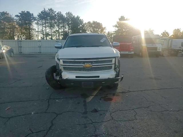 2012 Chevrolet Silverado - Image 11
