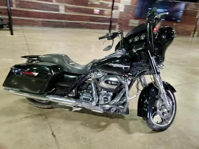 2017 Harley-Davidson Flhxs Street Glide Special VIN: 1HD1KRC12HB636988 Lot: 73392184