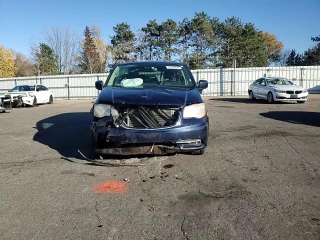 2014 Chrysler Town & Country - Image 11