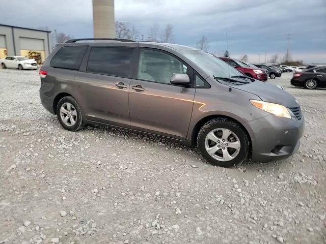 2012 Toyota Sienna - Image 14