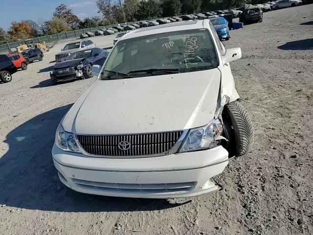 2002 Toyota Avalon - Image 10