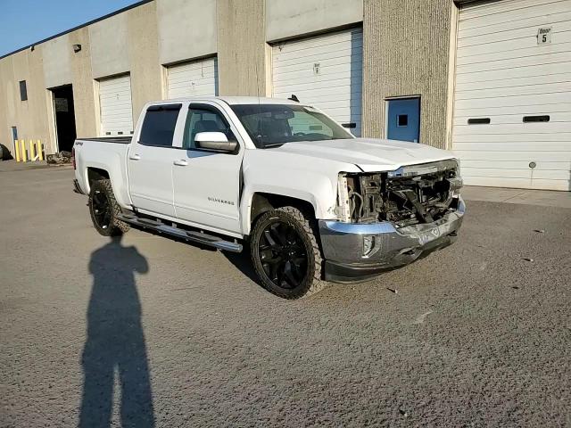 2017 Chevrolet Silverado - Image 11