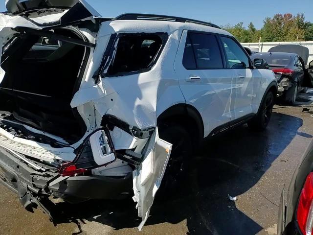2023 Ford Explorer - Image 14