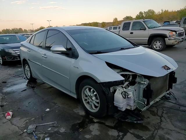 2016 Toyota Prius - Image 14