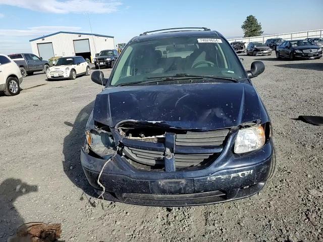 2006 Dodge Caravan - Image 12