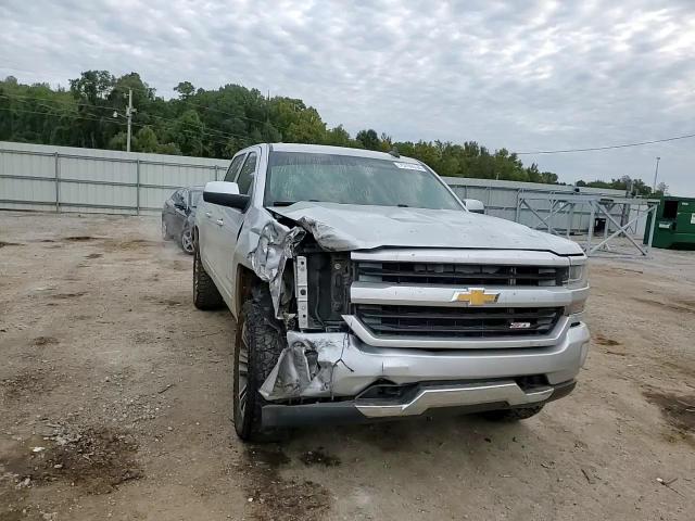 2016 Chevrolet Silverado - Image 11
