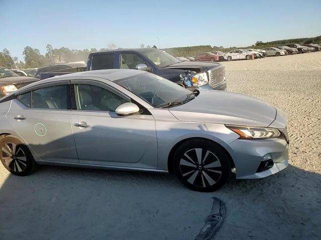 2020 Nissan Altima - Image 11