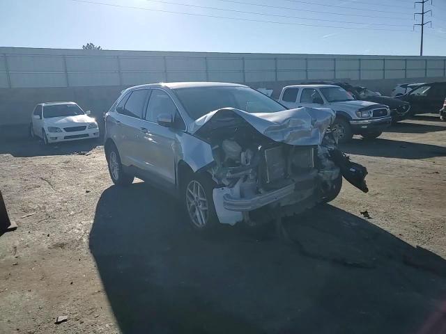 2022 Ford Edge - Image 12