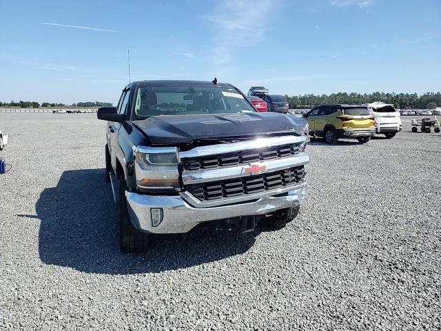 2016 Chevrolet Silverado - Image 11