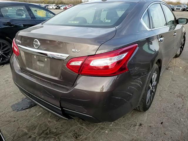 2017 Nissan Altima - Image 13