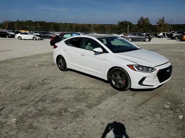 2017 Hyundai Elantra - Image 11