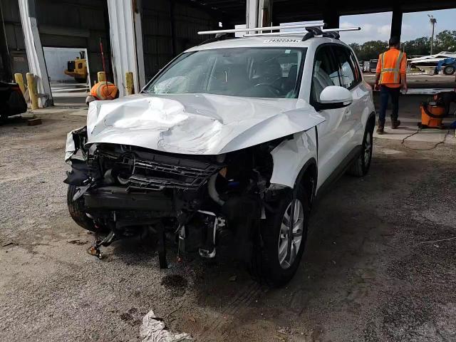 WVGAV7AX5HK036725 2017 Volkswagen Tiguan S