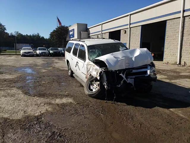 2009 Chevrolet Suburban - Image 12