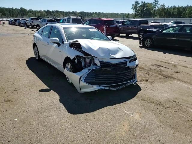 2019 Toyota Avalon - Image 14