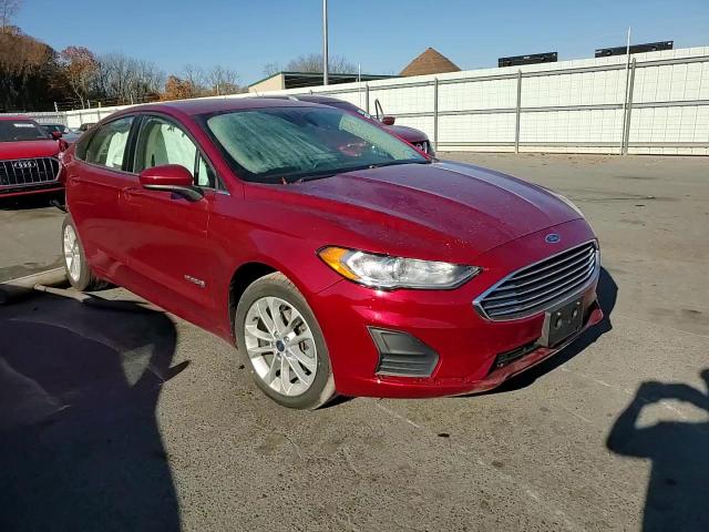 2019 Ford Fusion - Image 11