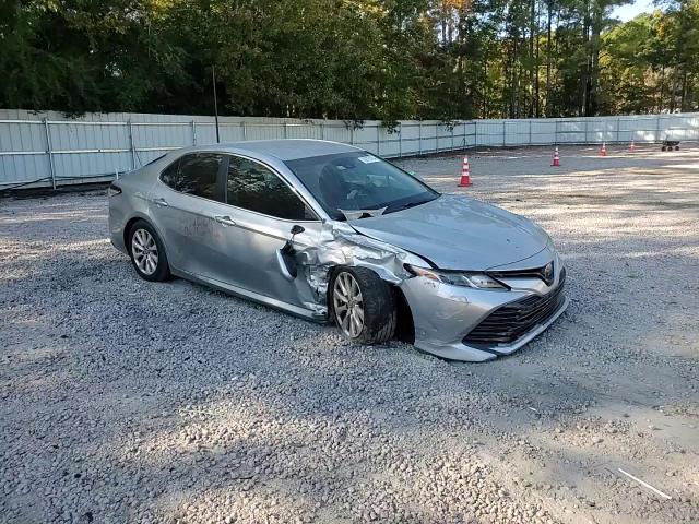 2018 Toyota Camry L VIN: 4T1B11HK1JU066550 Lot: 76975104