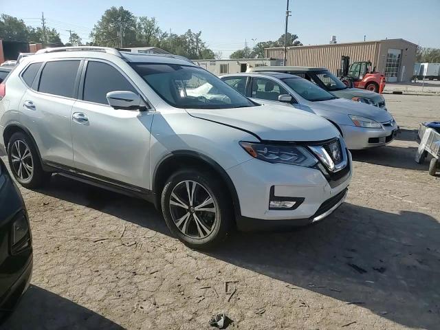 2017 Nissan Rogue - Image 12