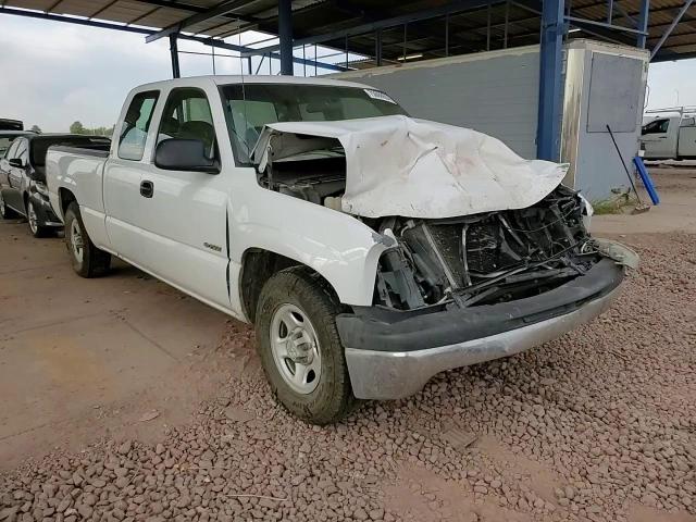 2000 Chevrolet Silverado C1500 VIN: 2GCEC19V8Y1108464 Lot: 75069654