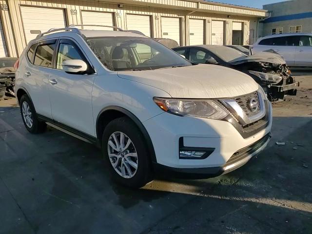2017 Nissan Rogue - Image 14
