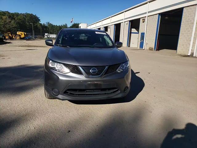 JN1BJ1CP0JW500455 2018 Nissan Rogue Sport S