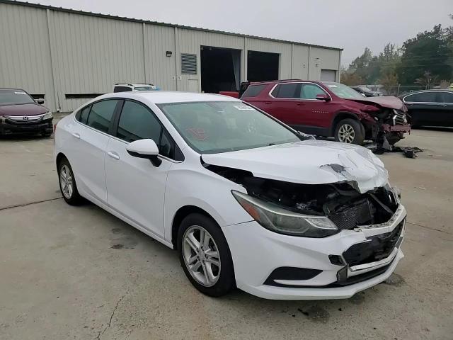 2016 Chevrolet Cruze - Image 10