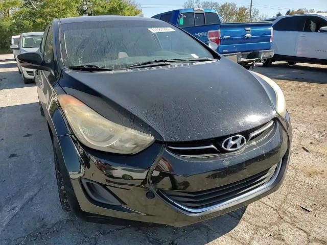 2013 Hyundai Elantra - Image 11
