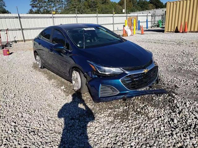 2019 Chevrolet Cruze - Image 13