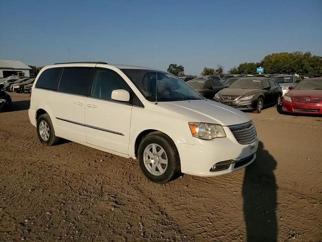 2012 Chrysler Town & Country - Image 11