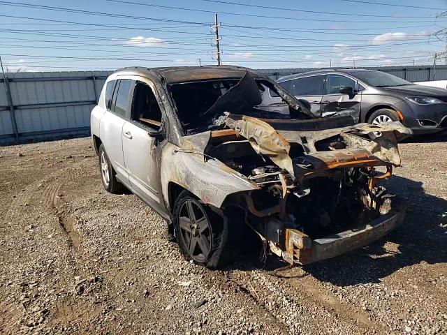 2010 Jeep Compass - Image 11