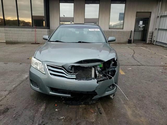 2010 Toyota Camry - Image 11