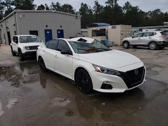 2022 Nissan Altima - Image 13