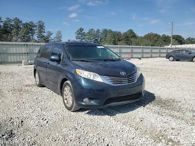 2012 Toyota Sienna - Image 14