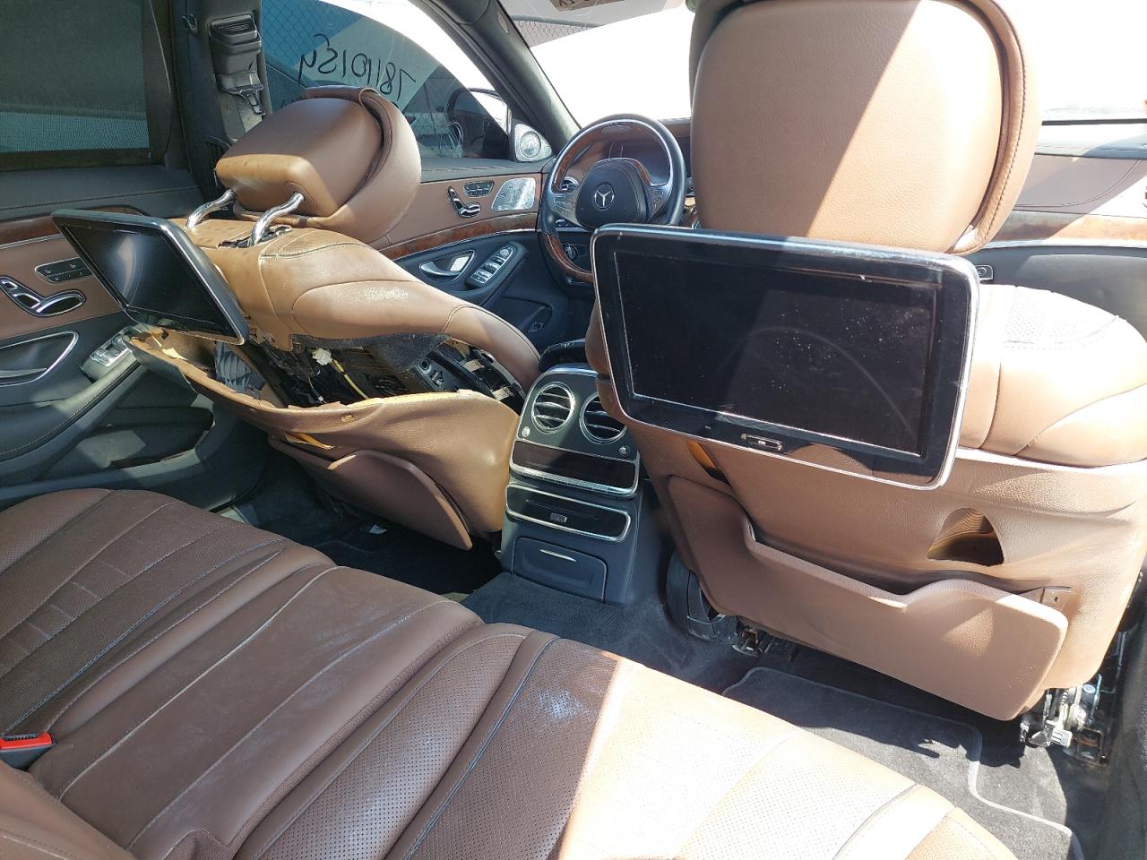 WDDUG8CB9EA052405 Auction: COPART UAE Lot: 78110154 Location: DUBAI INDUSTRIAL CITY - DUBAI WDDUG8CB9EA052405 MERCEDES BENZ S 500 2014 WHITE Photo 16