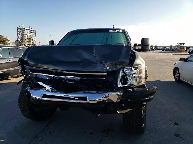 2011 Chevrolet Silverado - Image 11