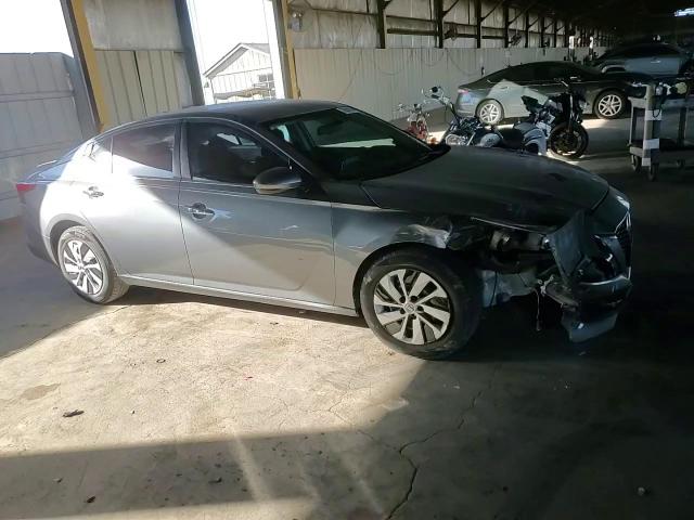 2019 Nissan Altima - Image 11