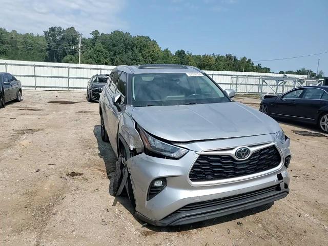 5TDGZRAH0LS503185 2020 Toyota Highlander Xle