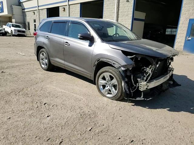 2018 Toyota Highlander - Image 12