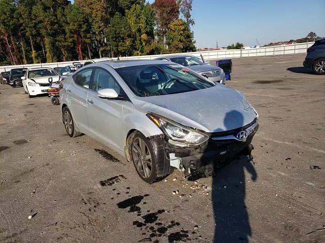 2016 Hyundai Elantra - Image 11