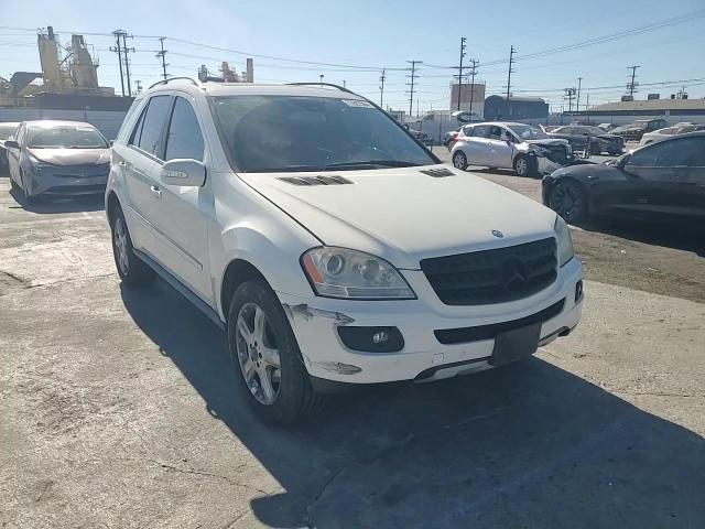 2008 Mercedes-Benz Ml 350 VIN: 4JGBB86E28A303951 Lot: 77667564